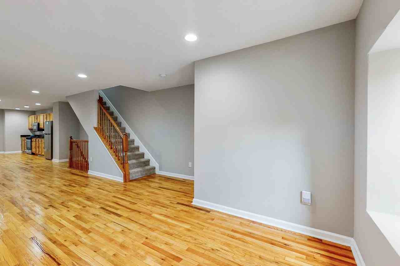 1814 Druid Hill Ave - Photo 2 of 19