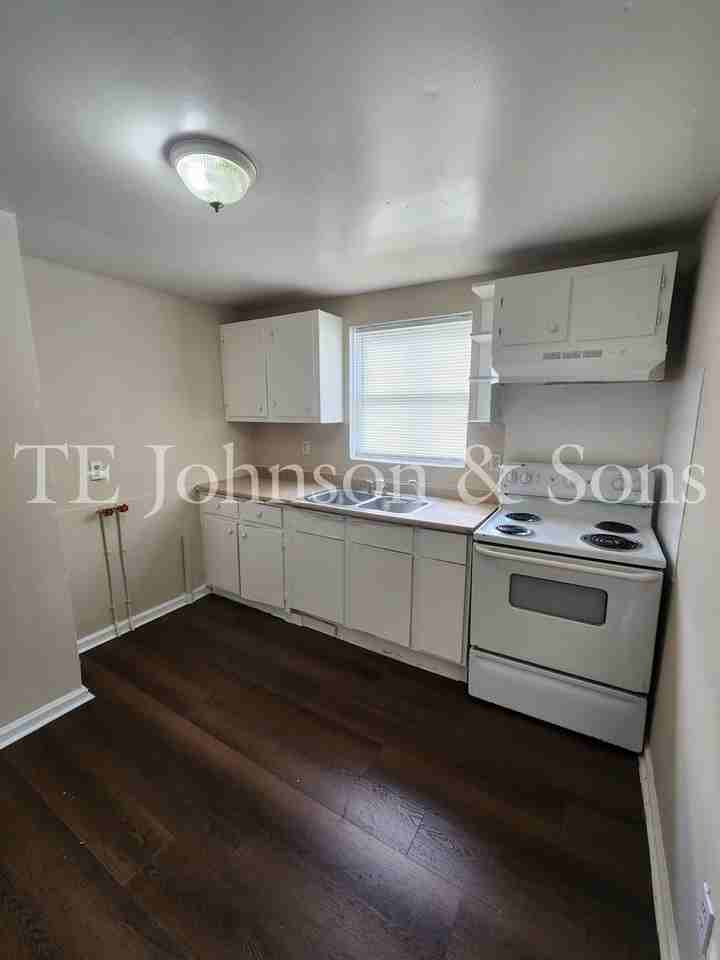 1433 Donald St - Photo 3 of 6