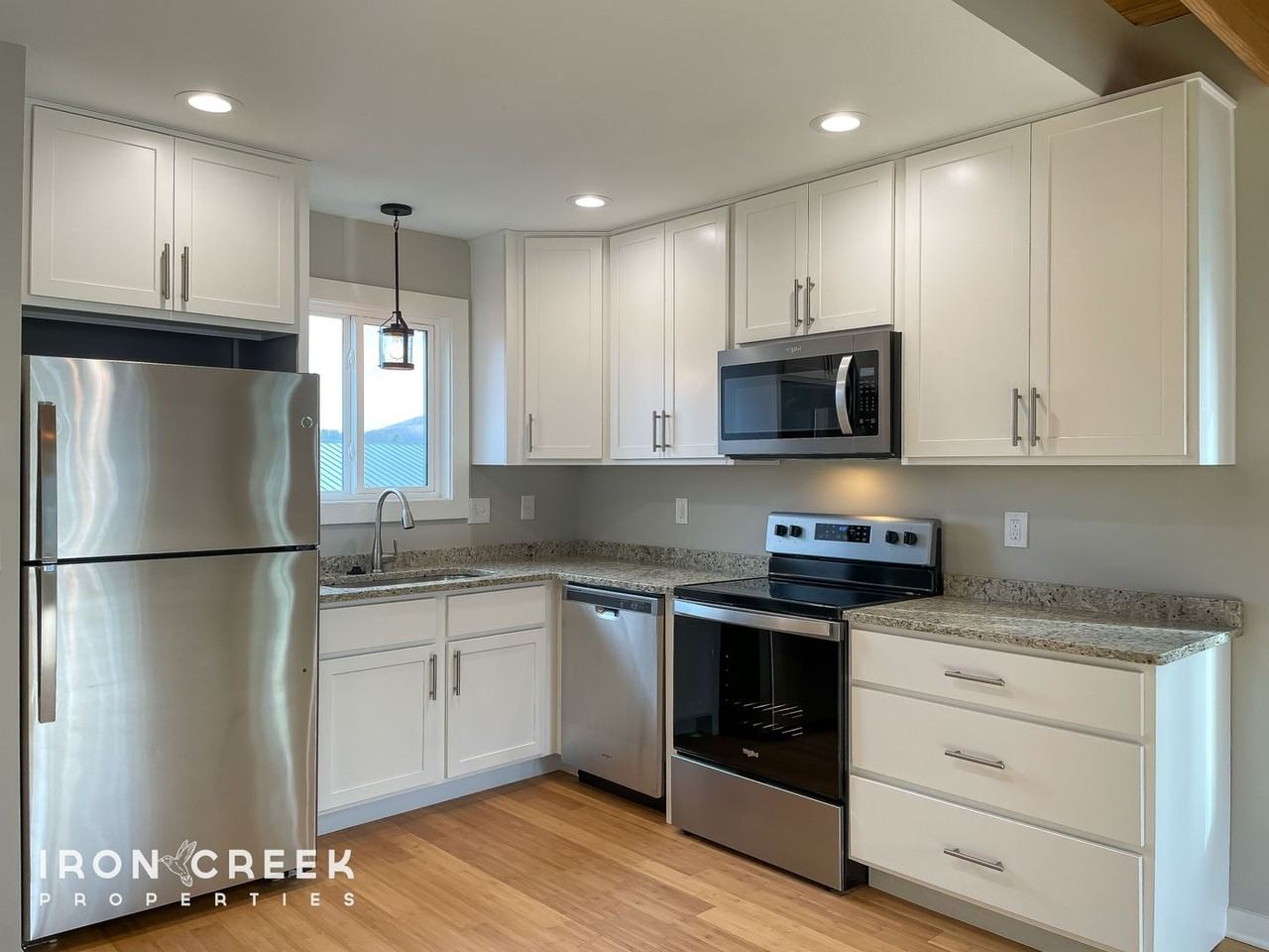 77 E Cascade St - Photo 3 of 11