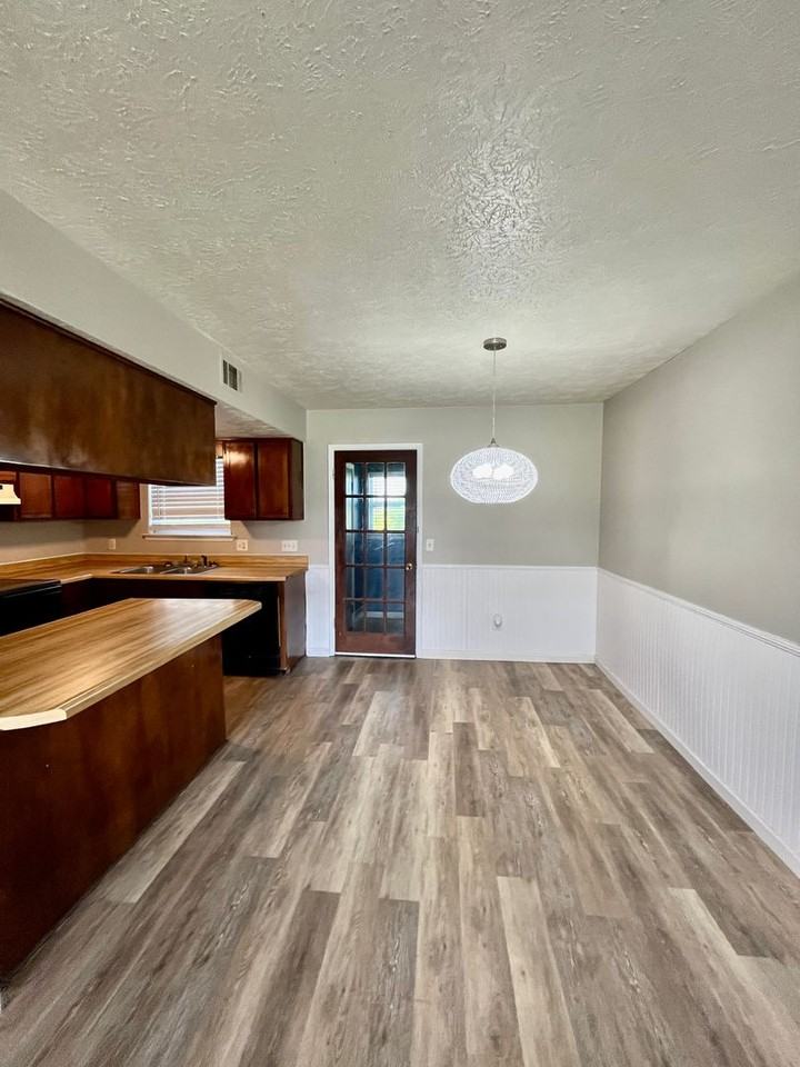 130 Cheri Ln - Photo 3 of 14