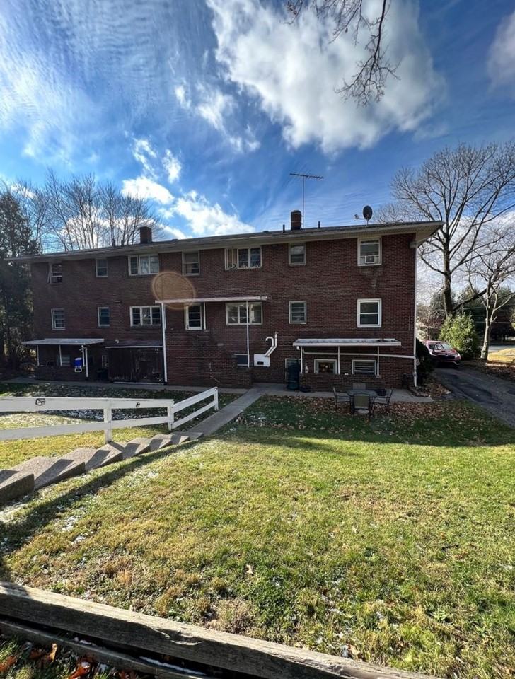 Updated apartment in Ellet available in November - Photo 2 of 16