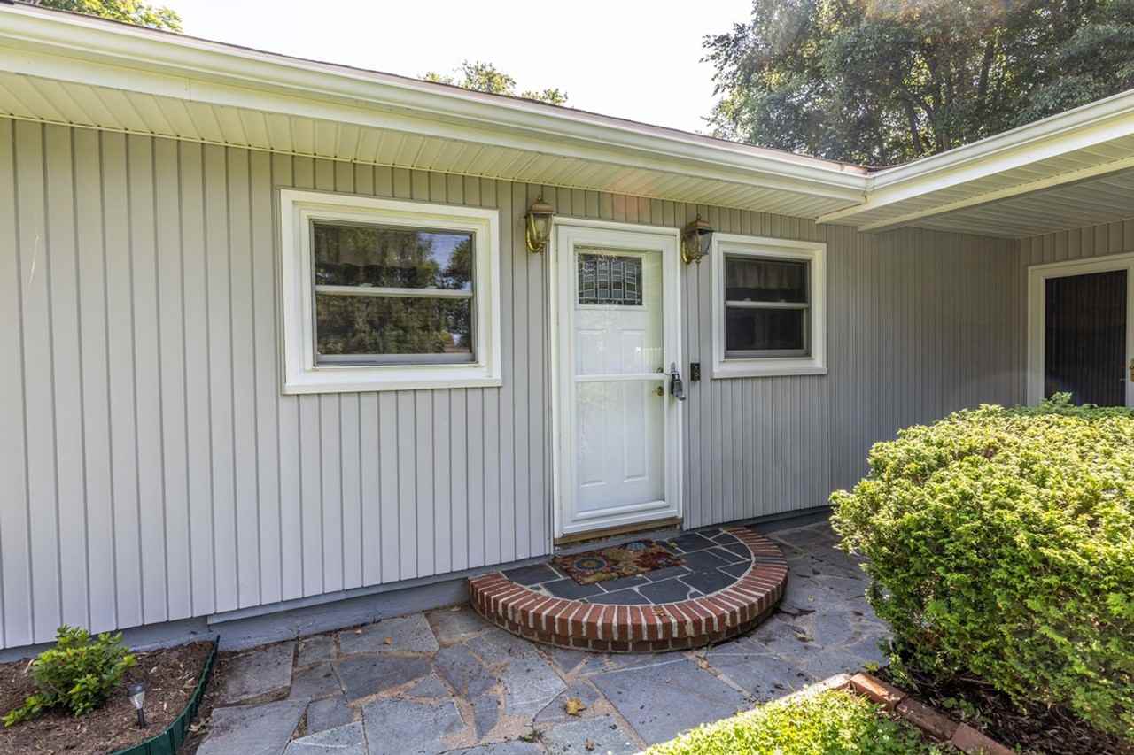 2300 Tarleton Dr - Photo 3 of 43