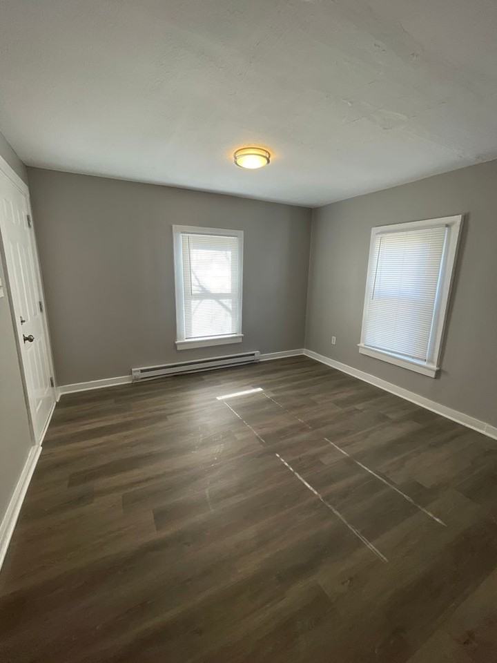 517 517 - 517 1/2 ELM Ave - Photo 2 of 8