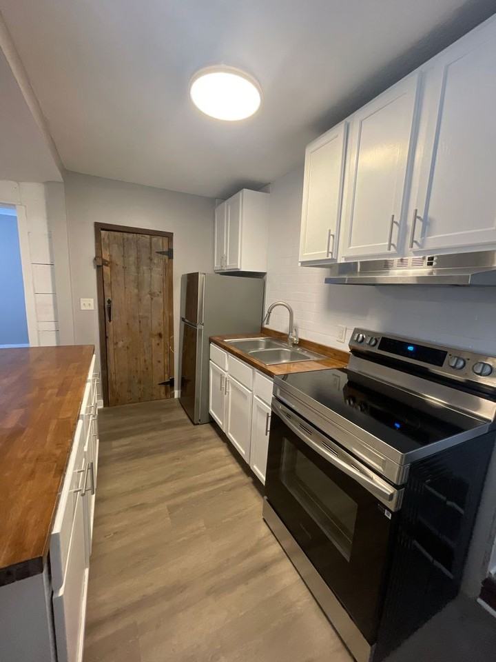 517 517 - 517 1/2 ELM Ave - Photo 3 of 8