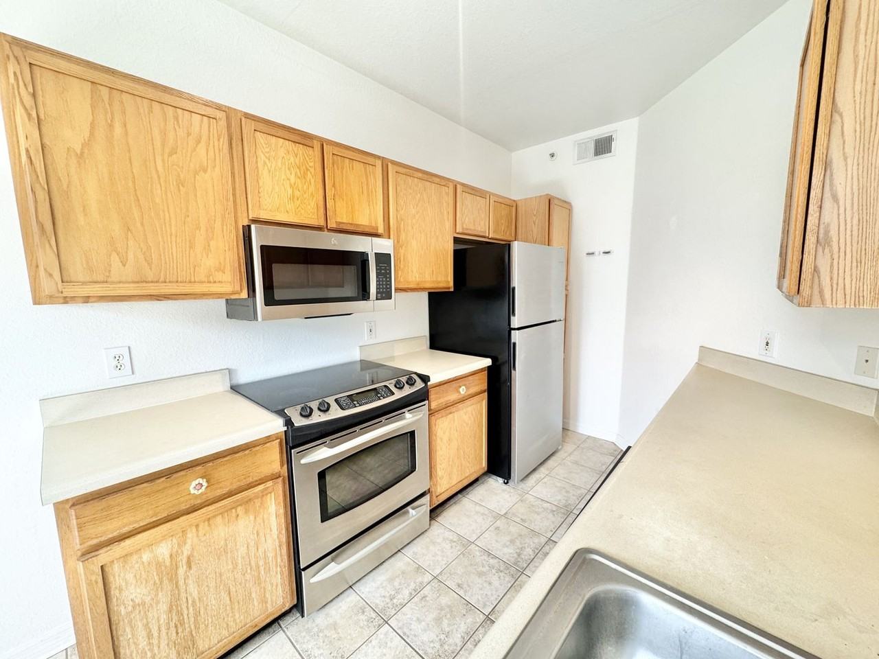 7985 Preserve Cir - Photo 3 of 38