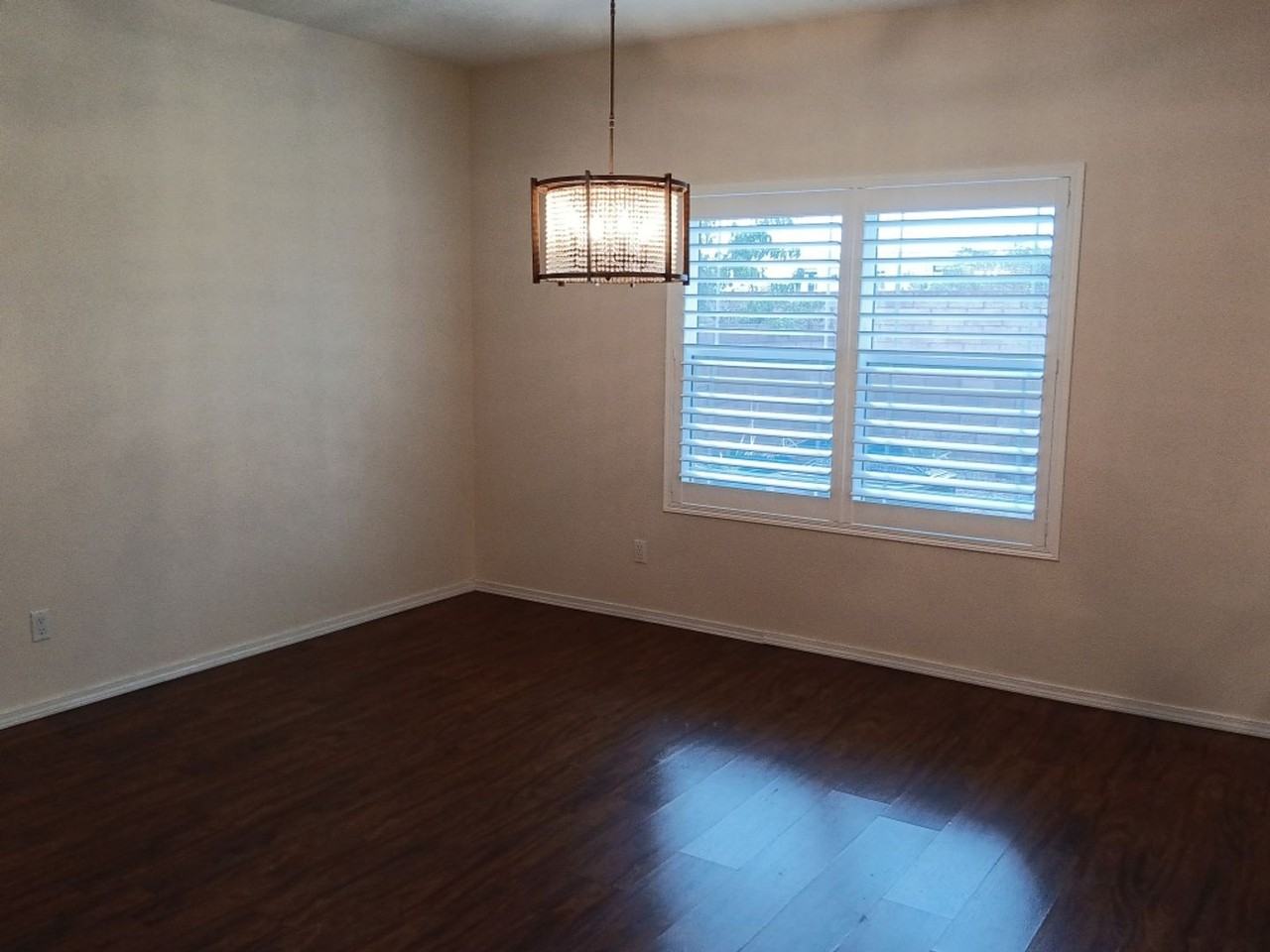 8915 Lochside Ln Ne - Photo 5 of 24