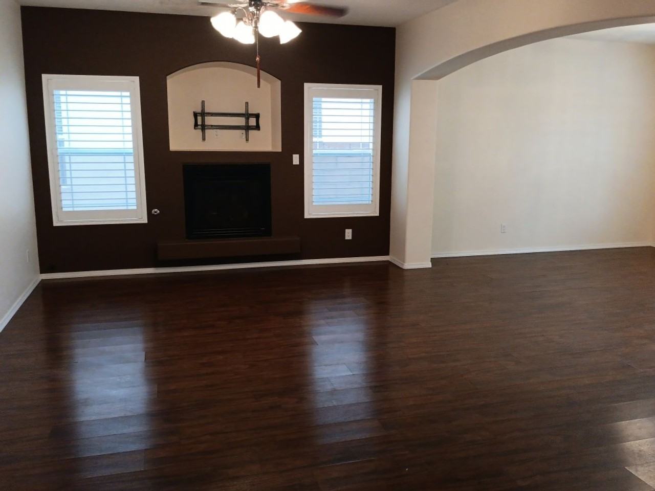 8915 Lochside Ln Ne - Photo 7 of 24