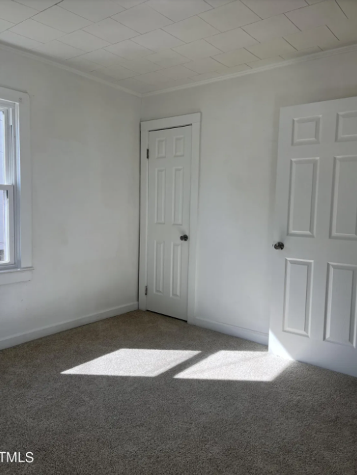 720 Ford St - Photo 6 of 16