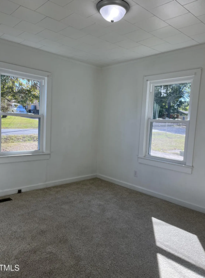 720 Ford St - Photo 7 of 16