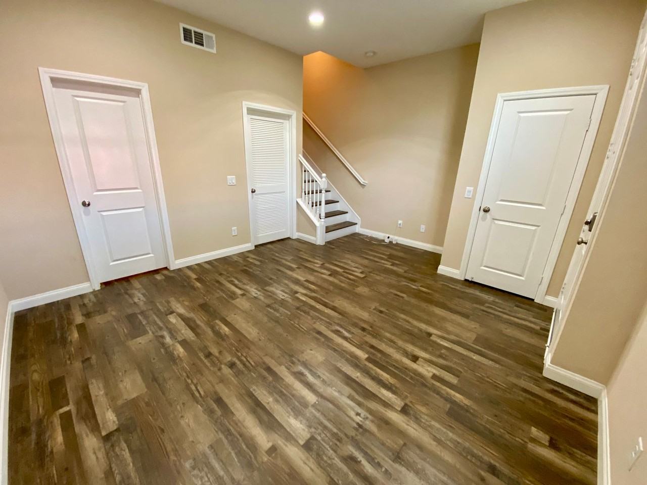 1029 N Citrus Ave - Photo 5 of 24