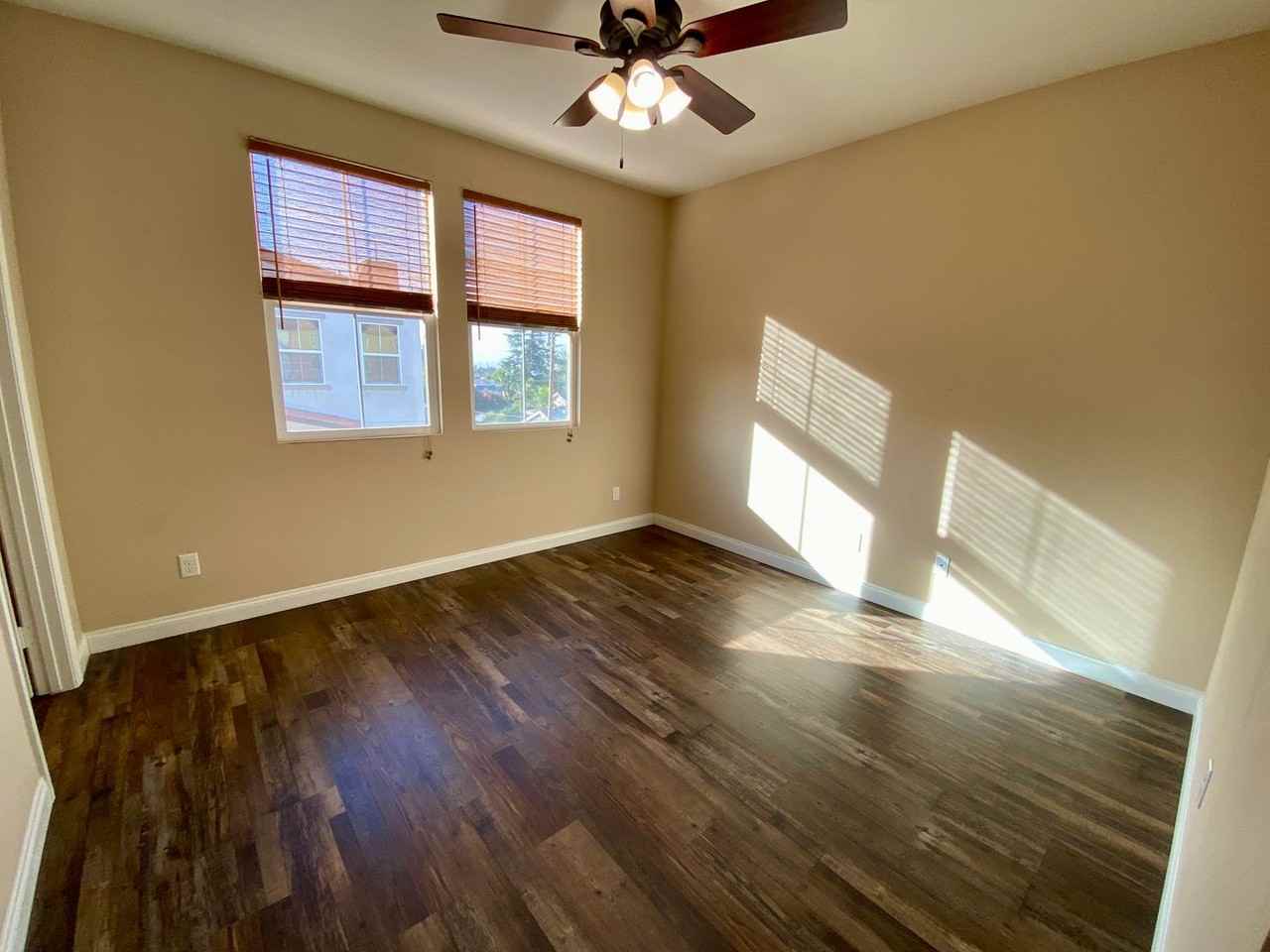 1029 N Citrus Ave - Photo 2 of 24