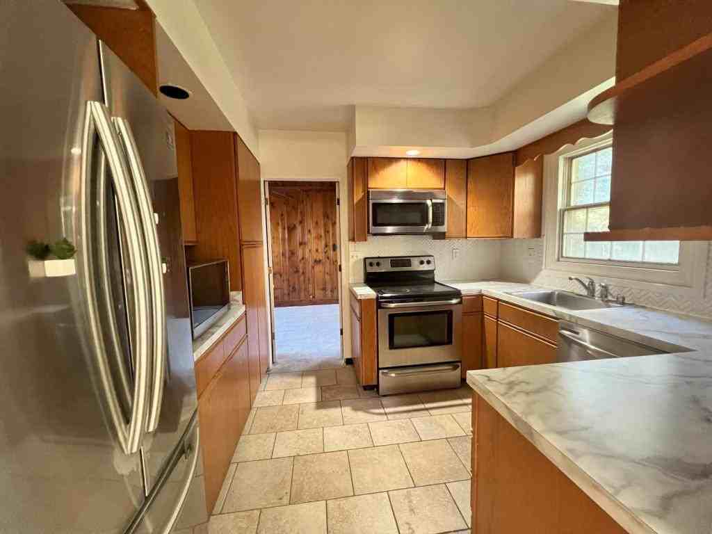 9509 Monroe St - Photo 5 of 25
