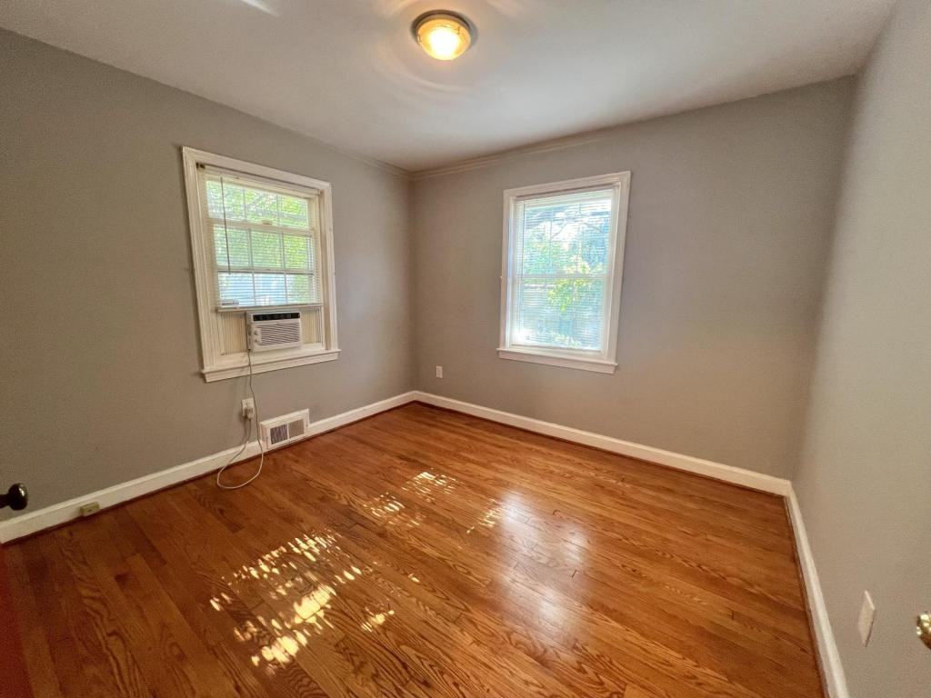 9509 Monroe St - Photo 6 of 25