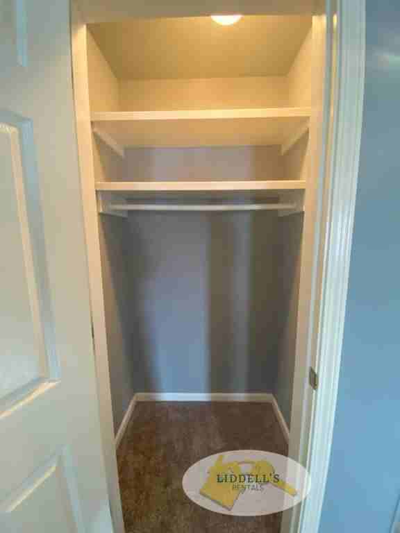 911 Linwood Dr #3 - Photo 3 of 26