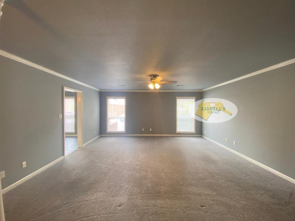 911 Linwood Dr #3 - Photo 6 of 26