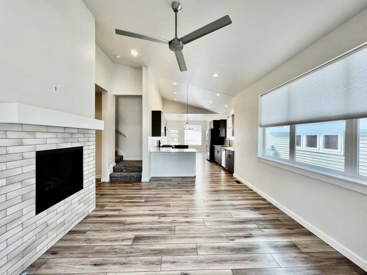 5526 Leiden Ln - Photo 5 of 37