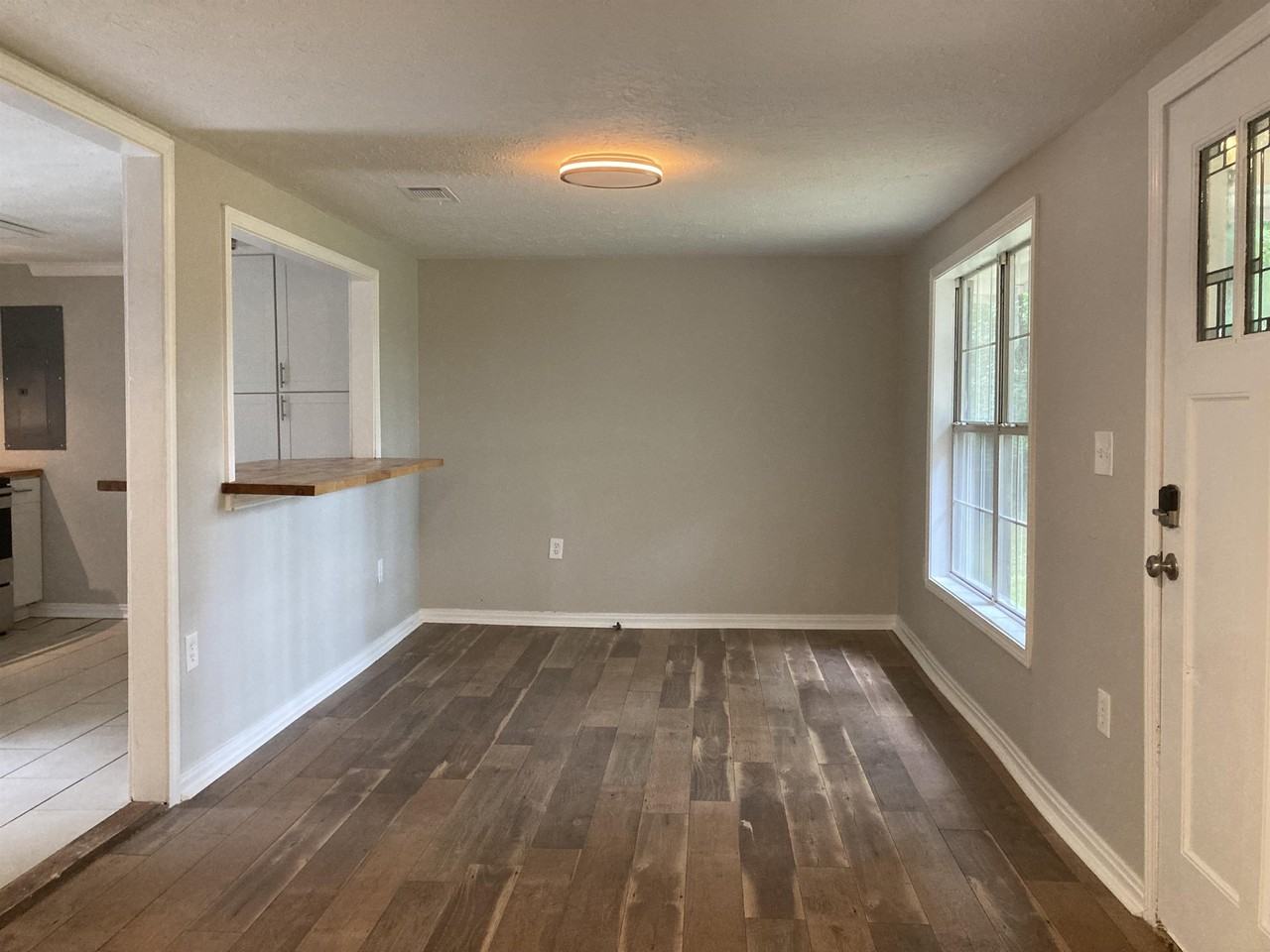 1221 Armour Cir - Photo 2 of 11