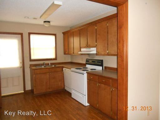 320 Ball St - Photo 2 of 3