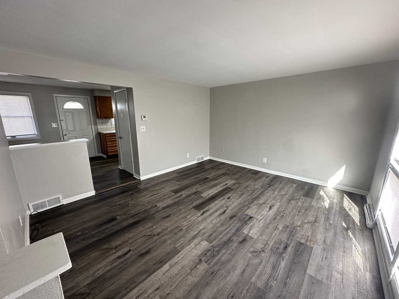 421 Hosmer St #1 - Photo 7 of 12