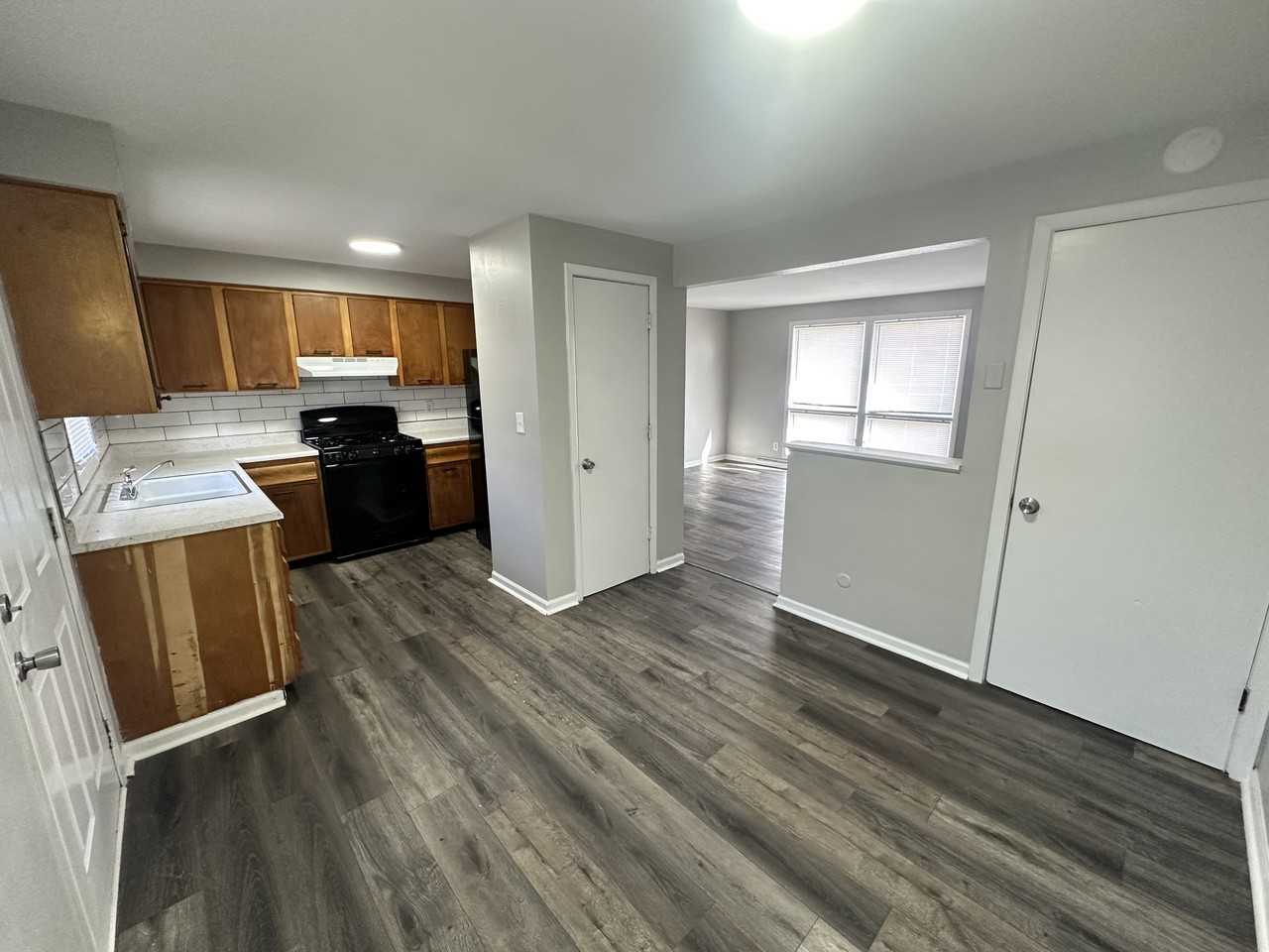 421 Hosmer St #1 - Photo 6 of 12