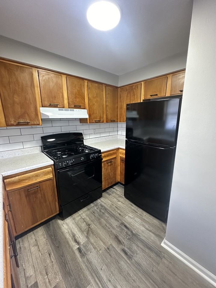 421 Hosmer St #1 - Photo 2 of 12