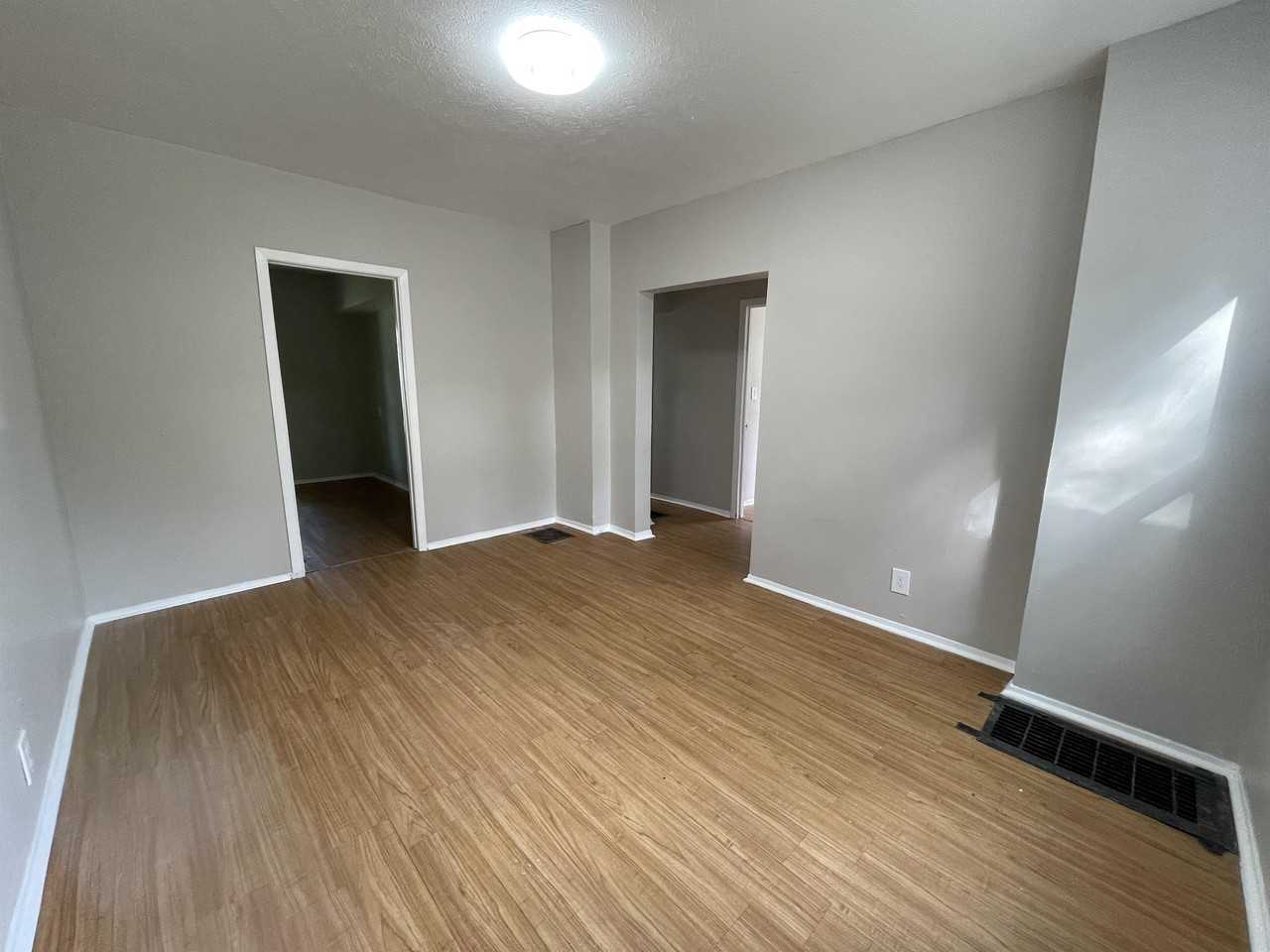 304 North Independence Avenue #2 - Photo 5 of 6