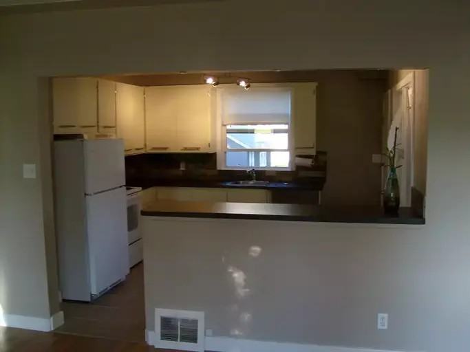 12105 103 St Nw - Photo 3 of 23