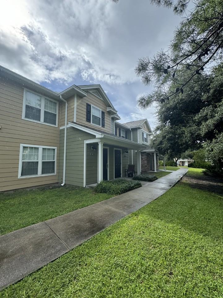 404 Cape Cod Dr - Photo 2 of 22