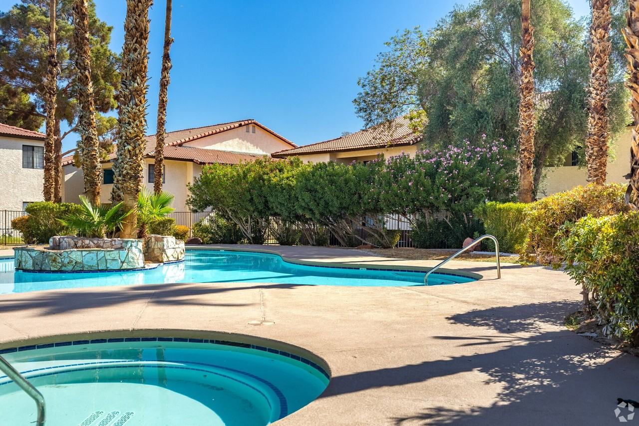 Talésai Apartments - Photo 2 of 30