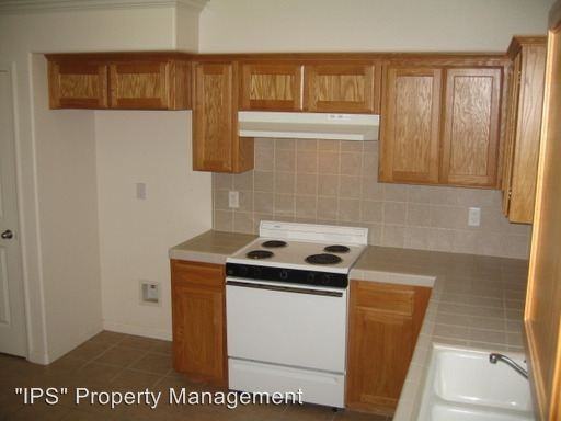 5526 W Lamona Ave - Photo 3 of 19