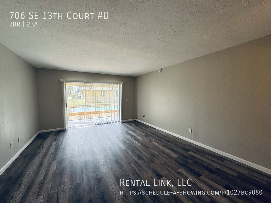 706 Se 13th Ct - Photo 2 of 29