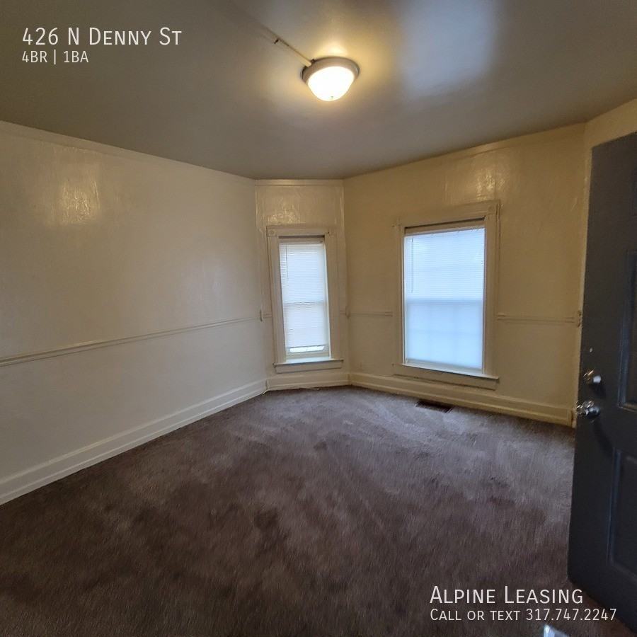 426 N Denny St - Photo 3 of 5