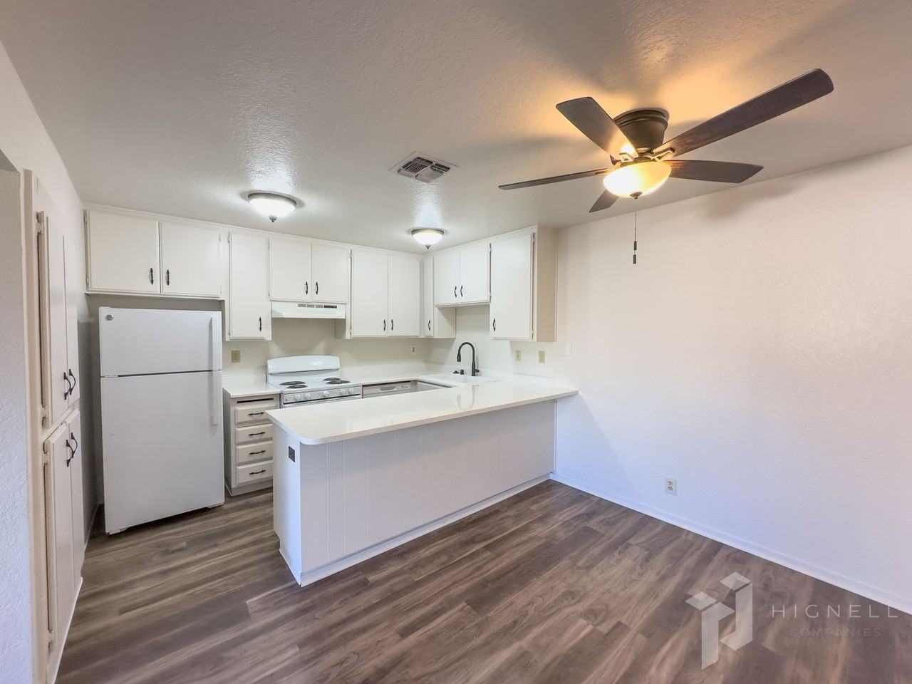 Tuscan Villa Apartments - Photo 5 of 24