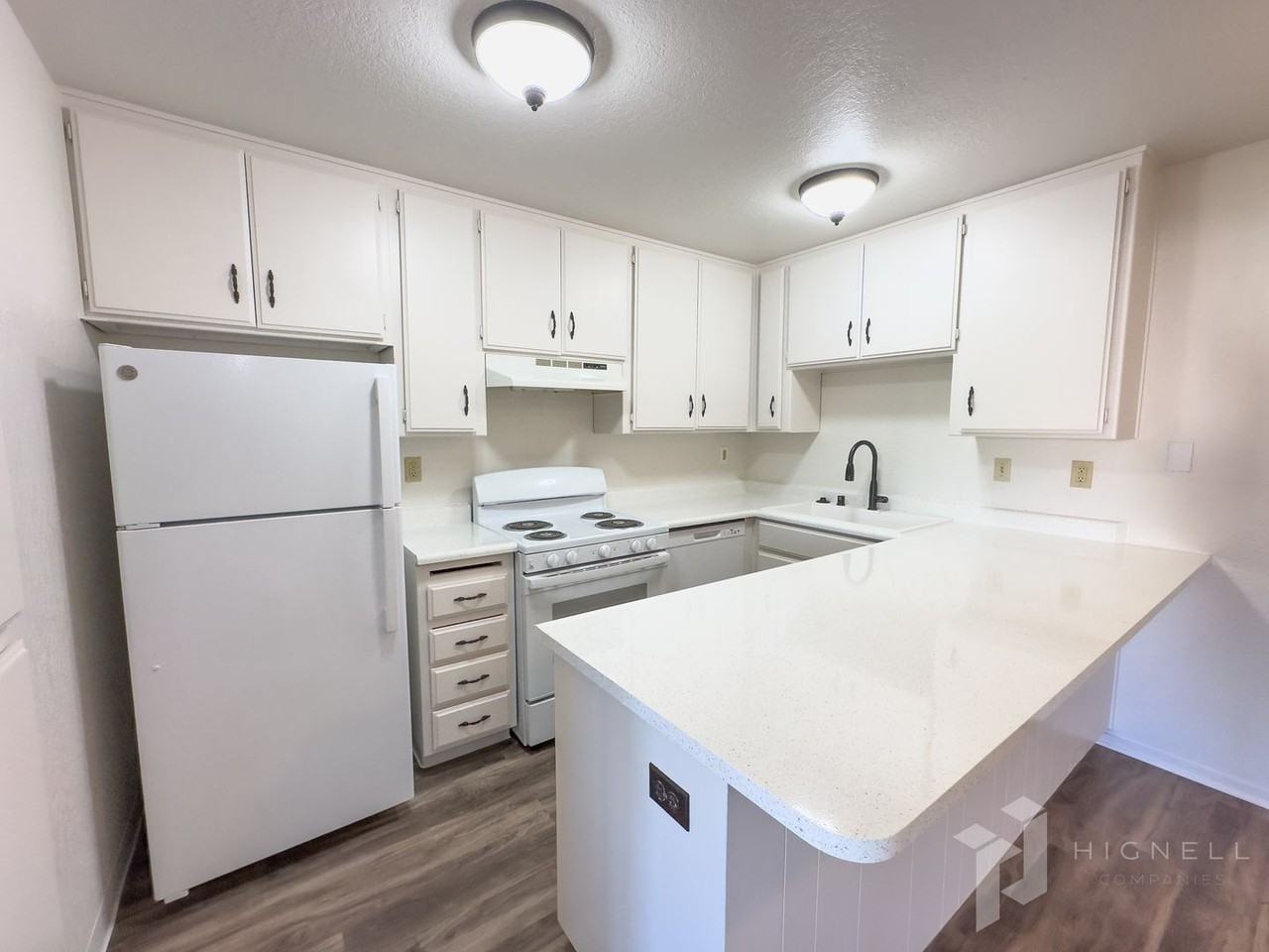 Tuscan Villa Apartments - Photo 6 of 24