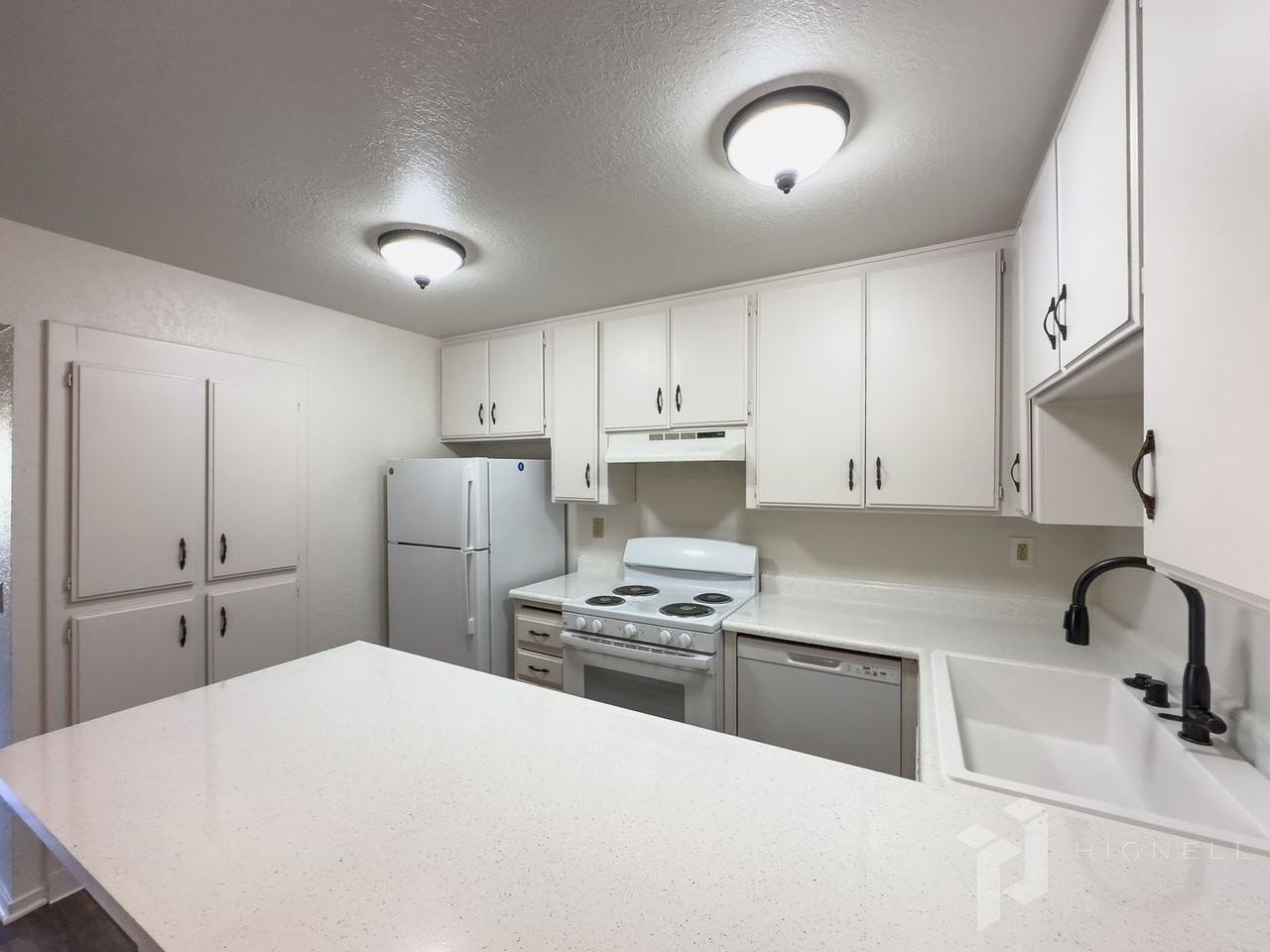 Tuscan Villa Apartments - Photo 7 of 24