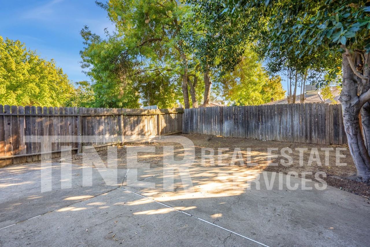 5934 Bourbon Dr - Photo 4 of 21