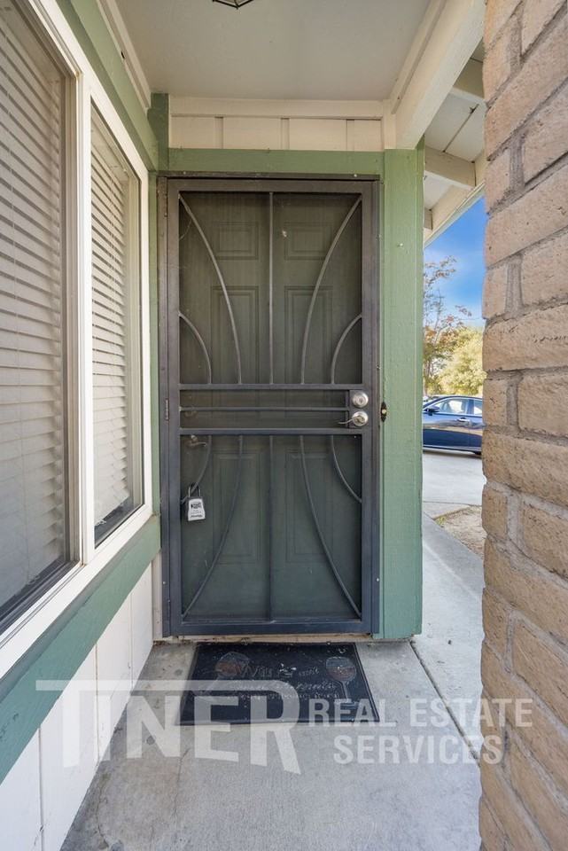 5934 Bourbon Dr - Photo 6 of 21