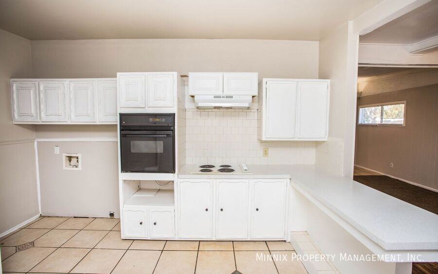 4419 44th St - Photo 6 of 32