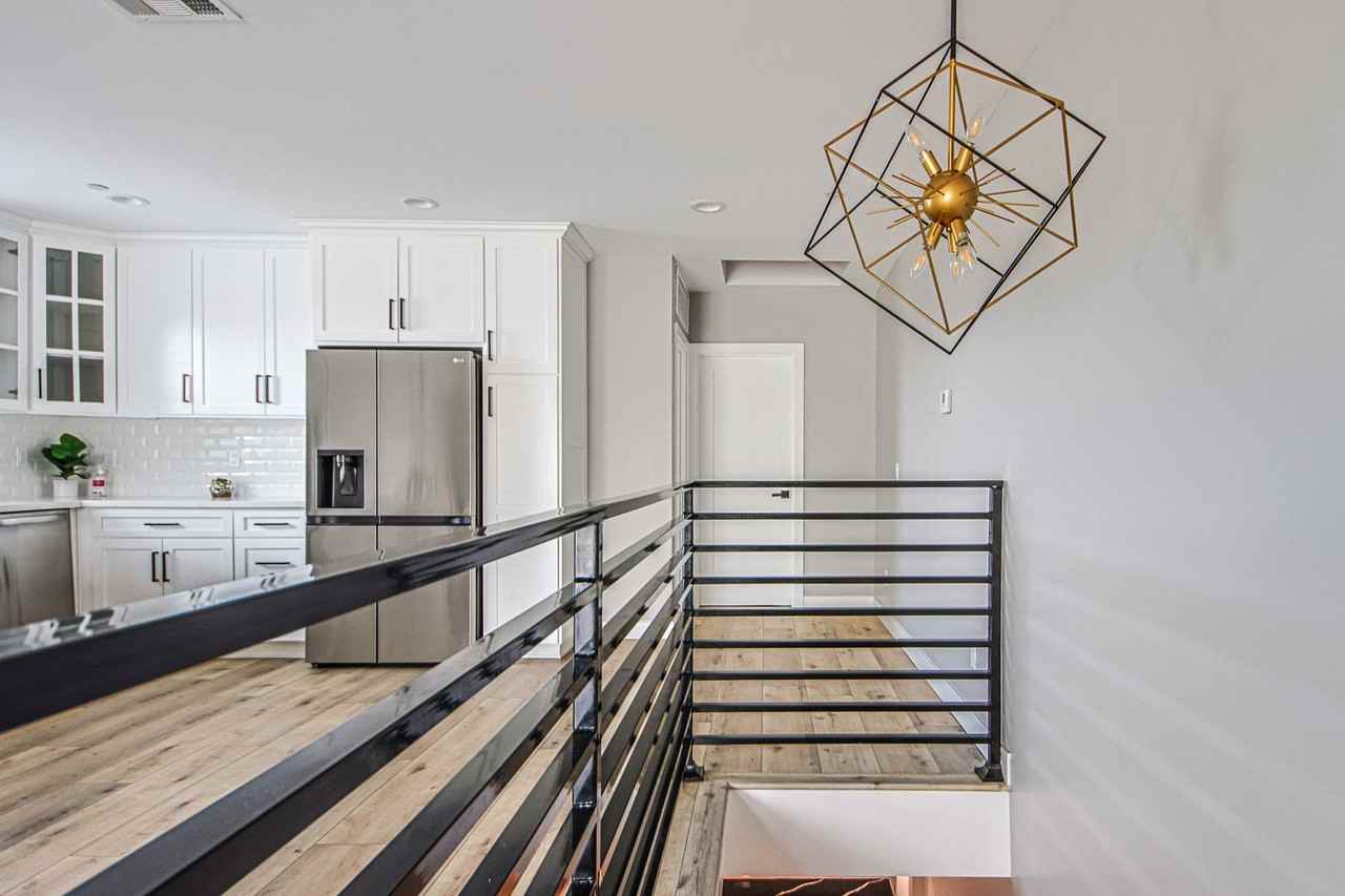 5355 Lexington Ave - Photo 2 of 38