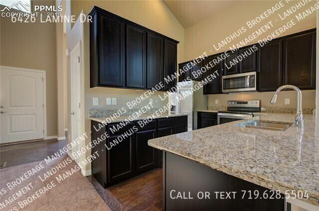 6426 Lamine Dr - Photo 7 of 28