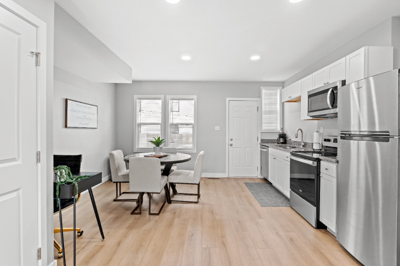 369 S 17th St - Photo 2 of 6