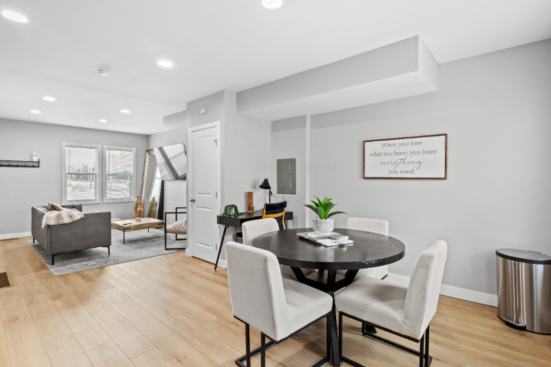 369 S 17th St - Photo 3 of 6