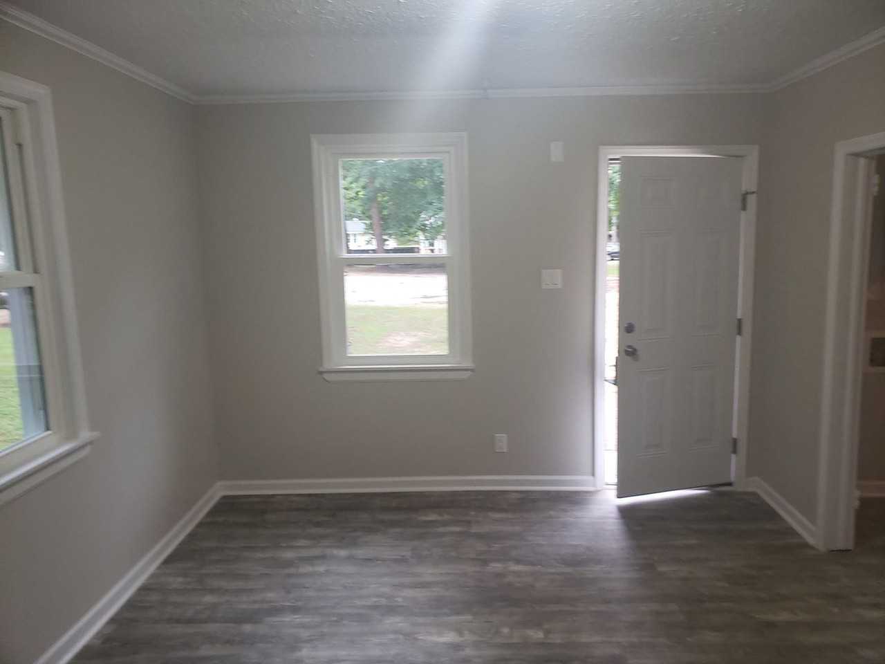 7 Country Squire Ct - Photo 2 of 12