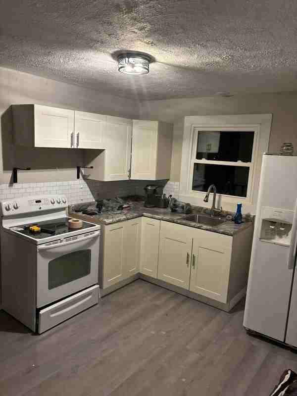 877 Pontiac Ave - Photo 2 of 10