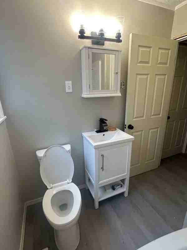 877 Pontiac Ave - Photo 4 of 10