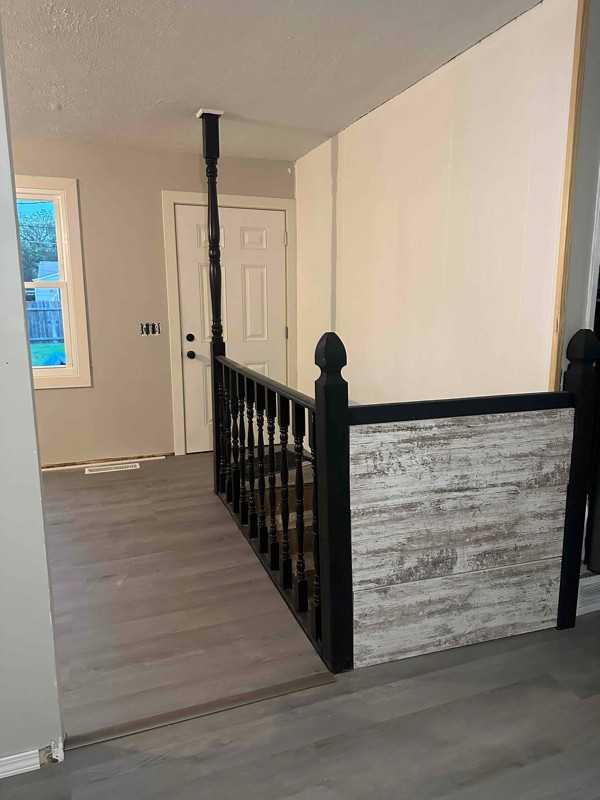 877 Pontiac Ave - Photo 5 of 10