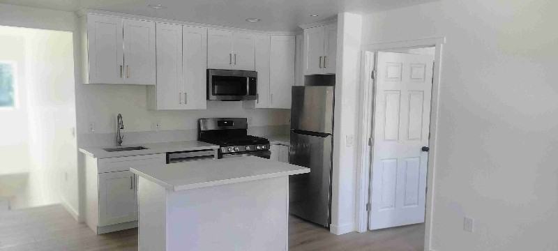 8820 Noeline Ave - Photo 3 of 27