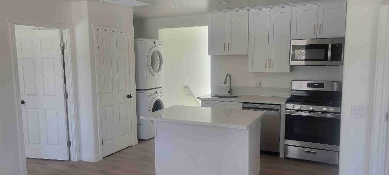 8820 Noeline Ave - Photo 4 of 27