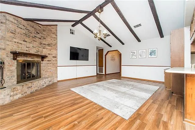 217 Lovers Ln - Photo 3 of 18