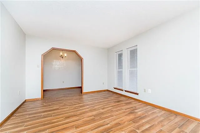 217 Lovers Ln - Photo 7 of 18